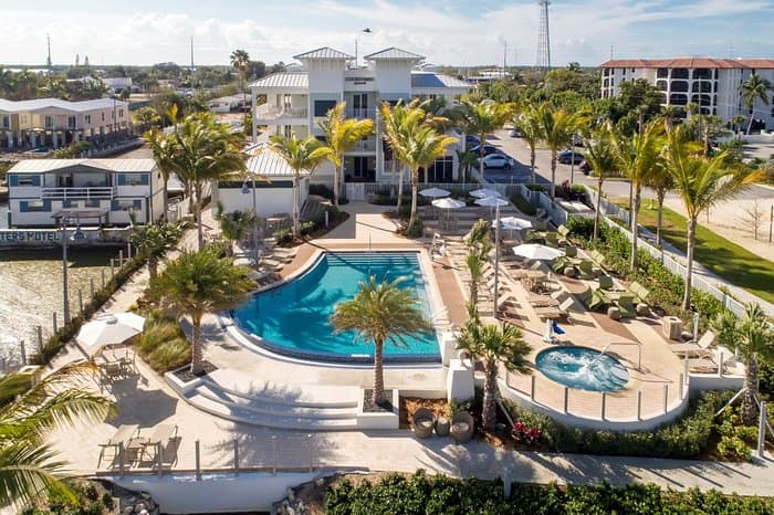 Courtyard Faro Blanco Resort